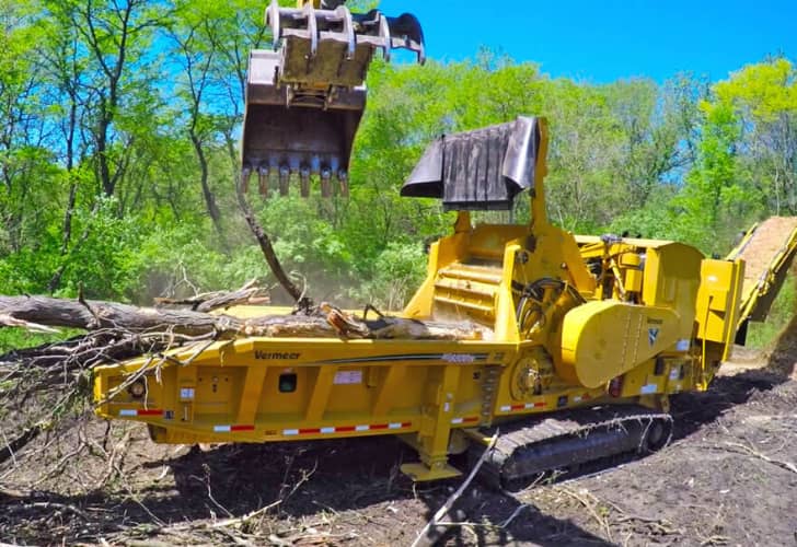 a horizontal grinder